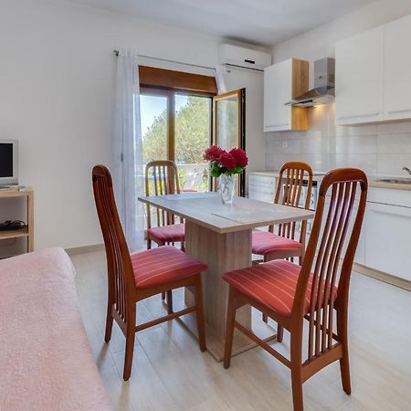 Family Friendly Seaside Apartments Kozino, Zadar - 5756 Petrcane Exterior photo